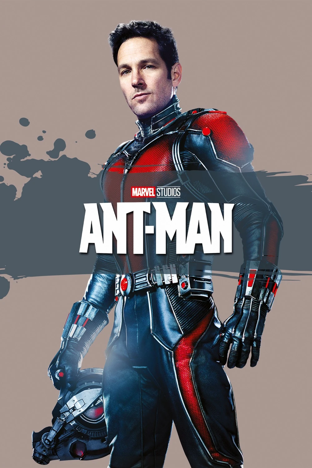 Cartel de Ant-Man: Paul Rudd, con el traje rojo y negro de Ant-Man y el casco en la mano, sobre un fondo gris con una mancha oscura y el título