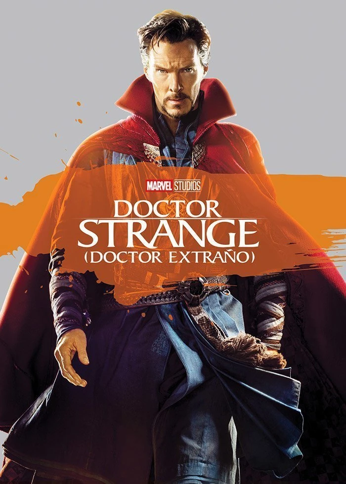 Cartel español de Doctor Strange (Doctor Extraño): Benedict Cumberbatch de pie con una capa roja de cuello alto, con el título sobre una mancha naranja