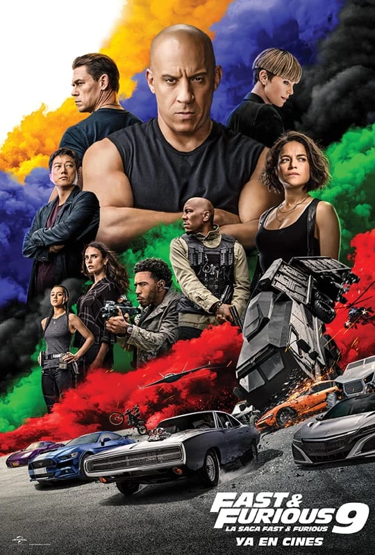 Cartel español de Fast & Furious 9: Vin Diesel en el centro, con John Cena, Charlize Theron, Michelle Rodriguez y el resto del reparto alrededor, sobre columnas de humo de colores y una fila de coches