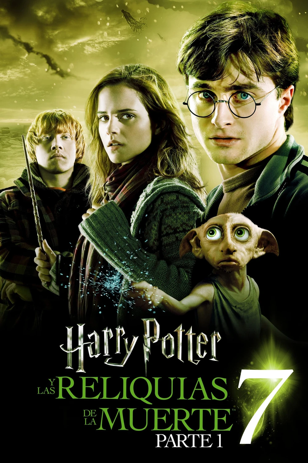 Cartel español de Harry Potter y las Reliquias de la Muerte - Parte 1: Harry, Hermione y Ron en primer plano con Dobby a su lado, sobre un fondo verdoso de nubes, y el título con un gran 7 y la leyenda «Parte 1»